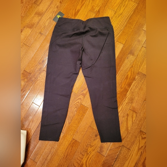 SO SOFT mid rise leggings. Called "commuter pants" - Picture 2 of 3